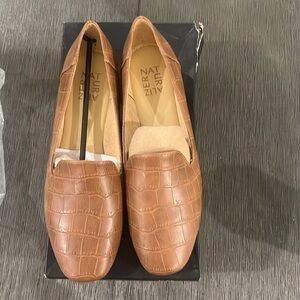Kit2 Leather Closed Toe Loafers shoes (Maple Croco, 8 1/2 M